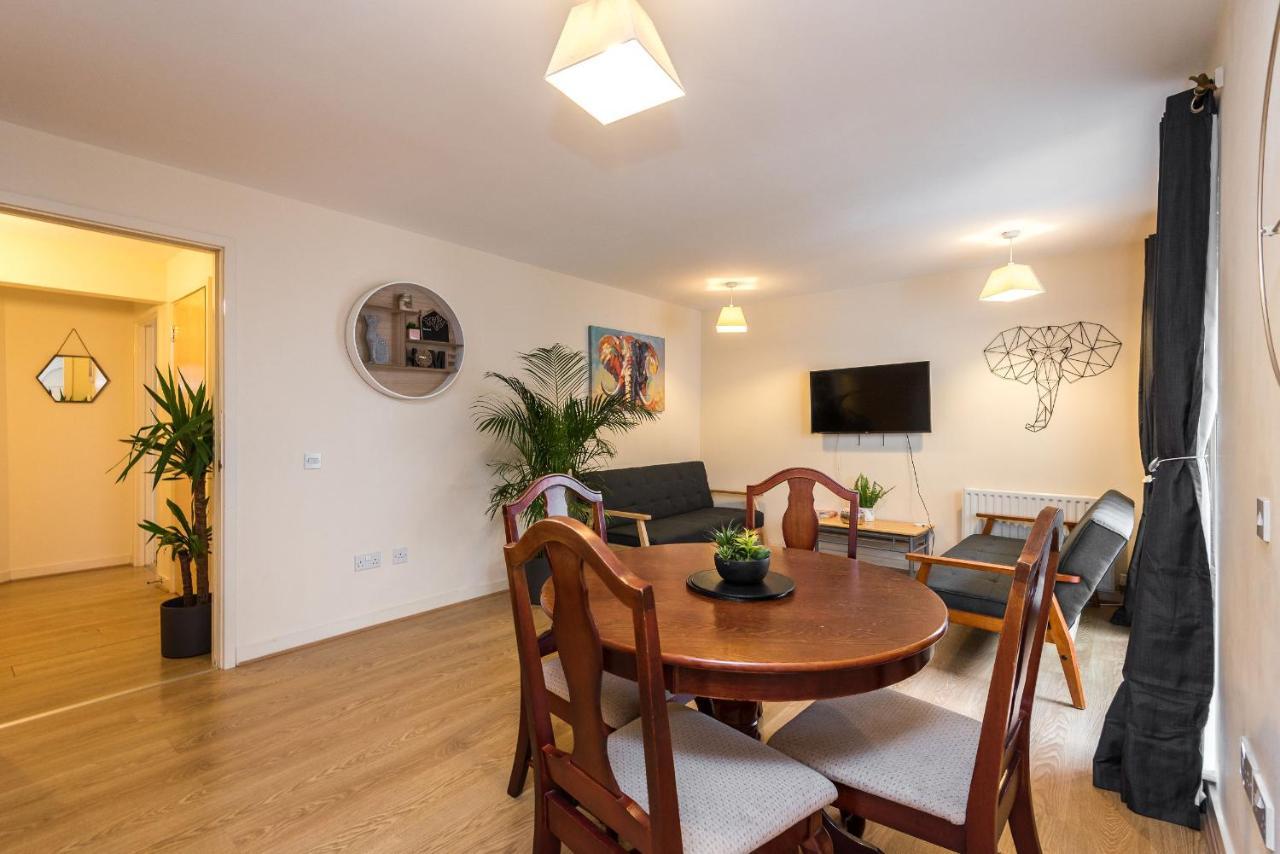Elegant 2 Bedroom City Centre Apartment - Free Parking - Private Balcony EDI Exteriér fotografie