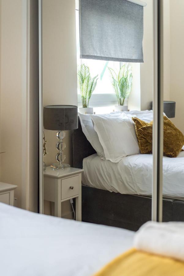 Elegant 2 Bedroom City Centre Apartment - Free Parking - Private Balcony EDI Exteriér fotografie