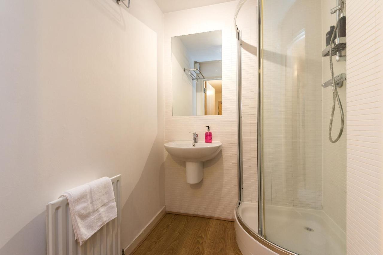 Elegant 2 Bedroom City Centre Apartment - Free Parking - Private Balcony EDI Exteriér fotografie