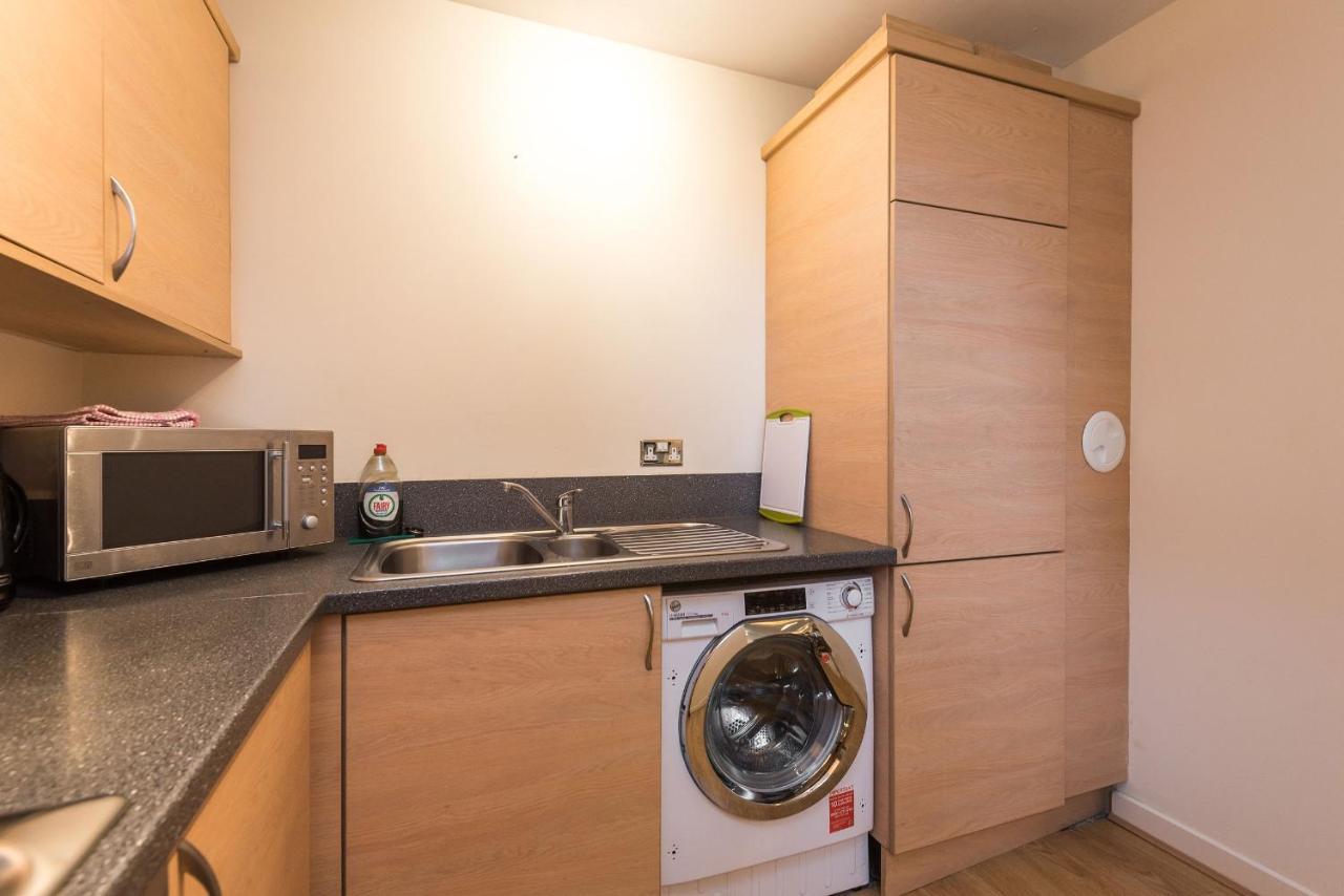Elegant 2 Bedroom City Centre Apartment - Free Parking - Private Balcony EDI Exteriér fotografie