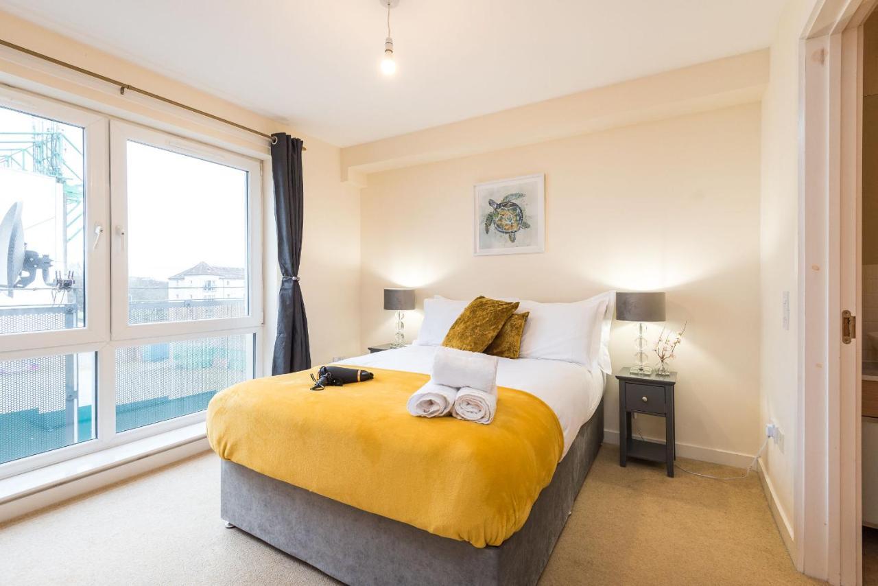 Elegant 2 Bedroom City Centre Apartment - Free Parking - Private Balcony EDI Exteriér fotografie